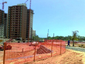 Tela Tapume Sinalização Laranja 1,20mx50m - Imagem 2